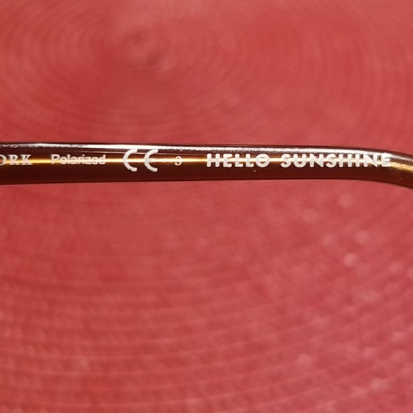 Kate Spade Polarized tortoise sunglasses and case. - Picture 6 of 10